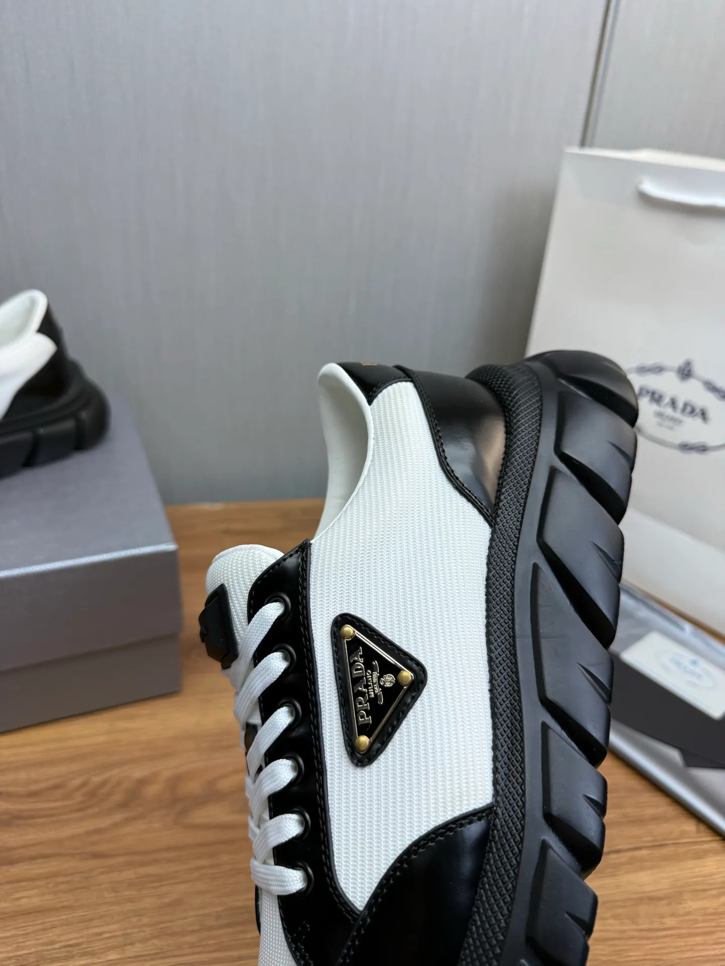 Men's shoes 💰580💰 [PRADA] Popular men's shoes shipped 👏Official website synchronization ⬆️Original cowhide fabric + cowhide lining, 1⃣️:1⃣️reproduction, original sole, 38-45 (45. Customized, non-refundable)